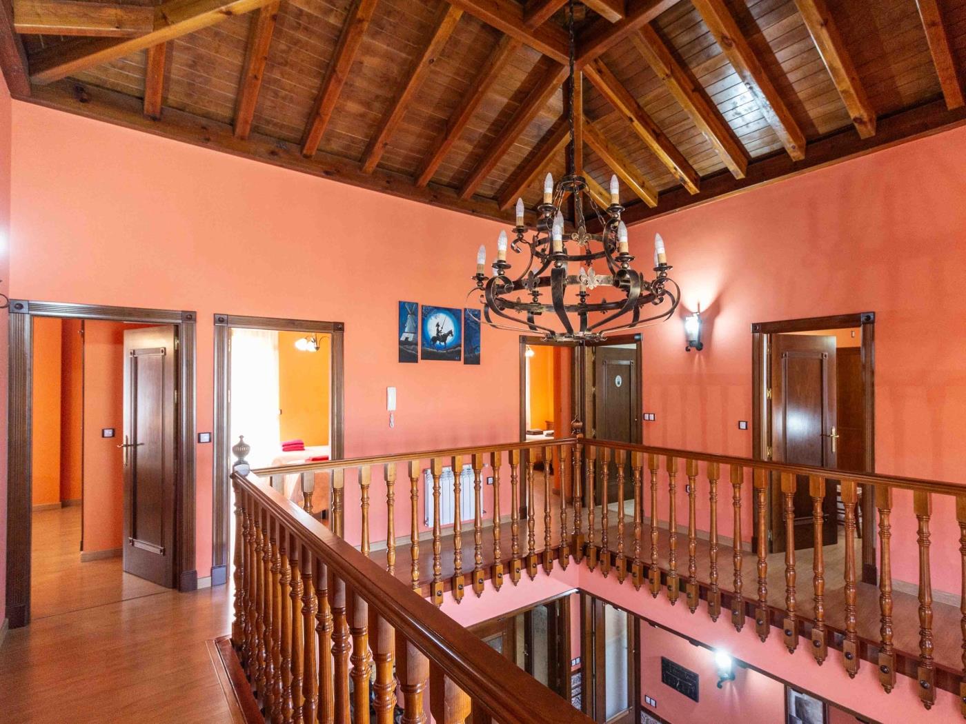 Casa Rosa del Romeral. Casa andaluza con piscina privada, WI-FI y bonitas vistas en Nigüelas