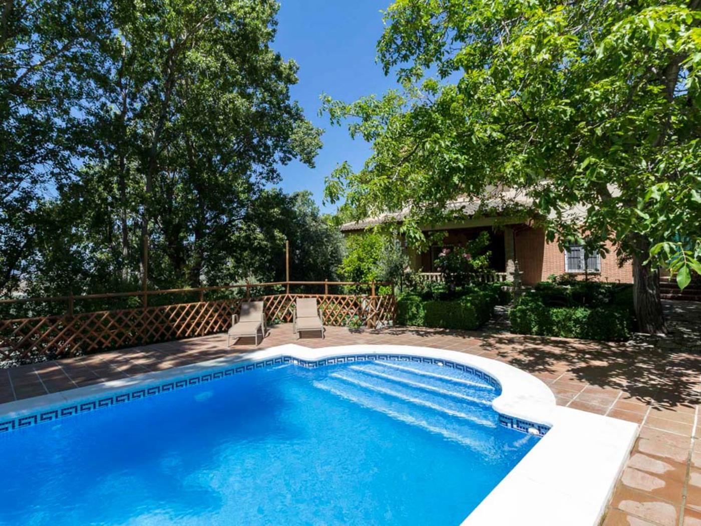 Maison andalouse avec piscine privée, vue et WiFi à Nigüelas