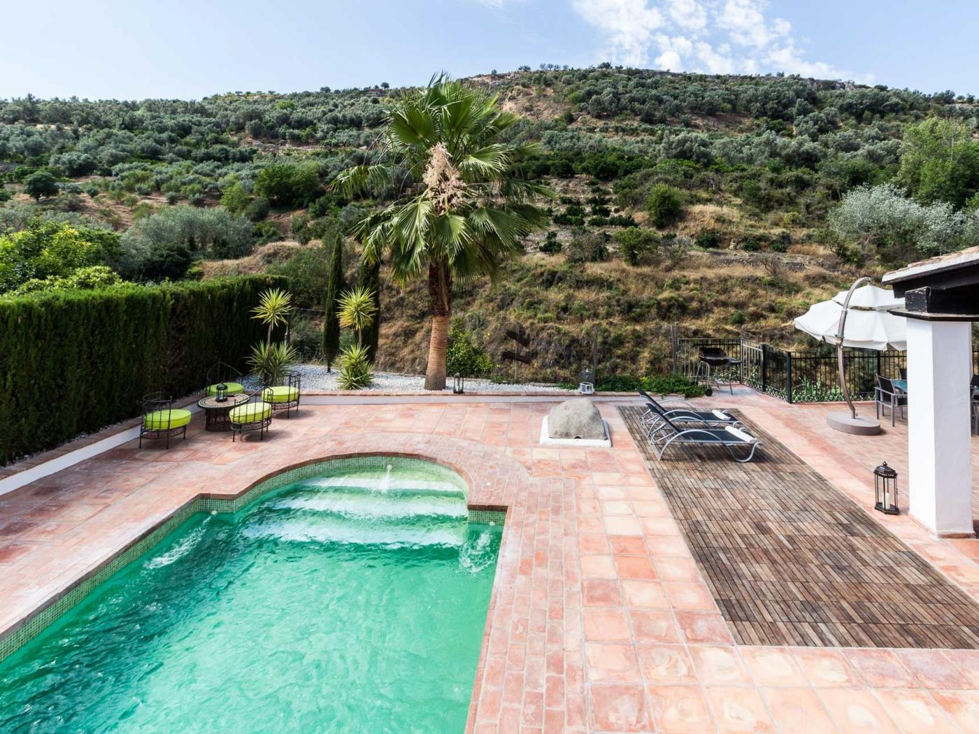 Prachtig huis met privézwembad, tuin en fantastisch uitzicht. .en Saleres