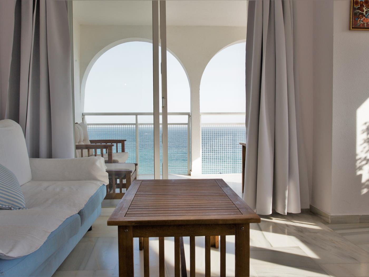 Apto. Velilla. Precioso apartamento con vistas al mar, Almuñecar. en Almuñécar