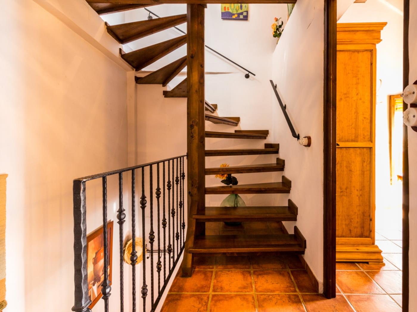 Bonita casa rural con patio, chimenea en Nigüelas