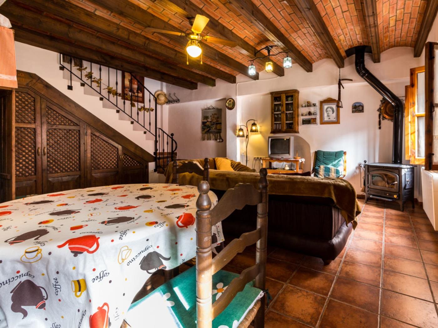 Bonita casa rural con patio, chimenea en Nigüelas