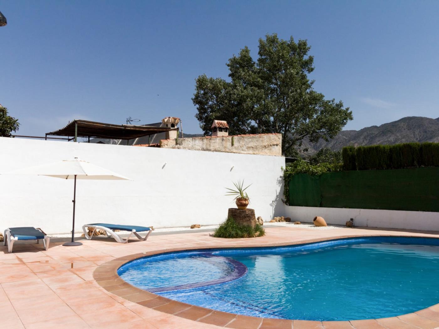 Cottage with pool, garden with views and wifi in Dúrcal