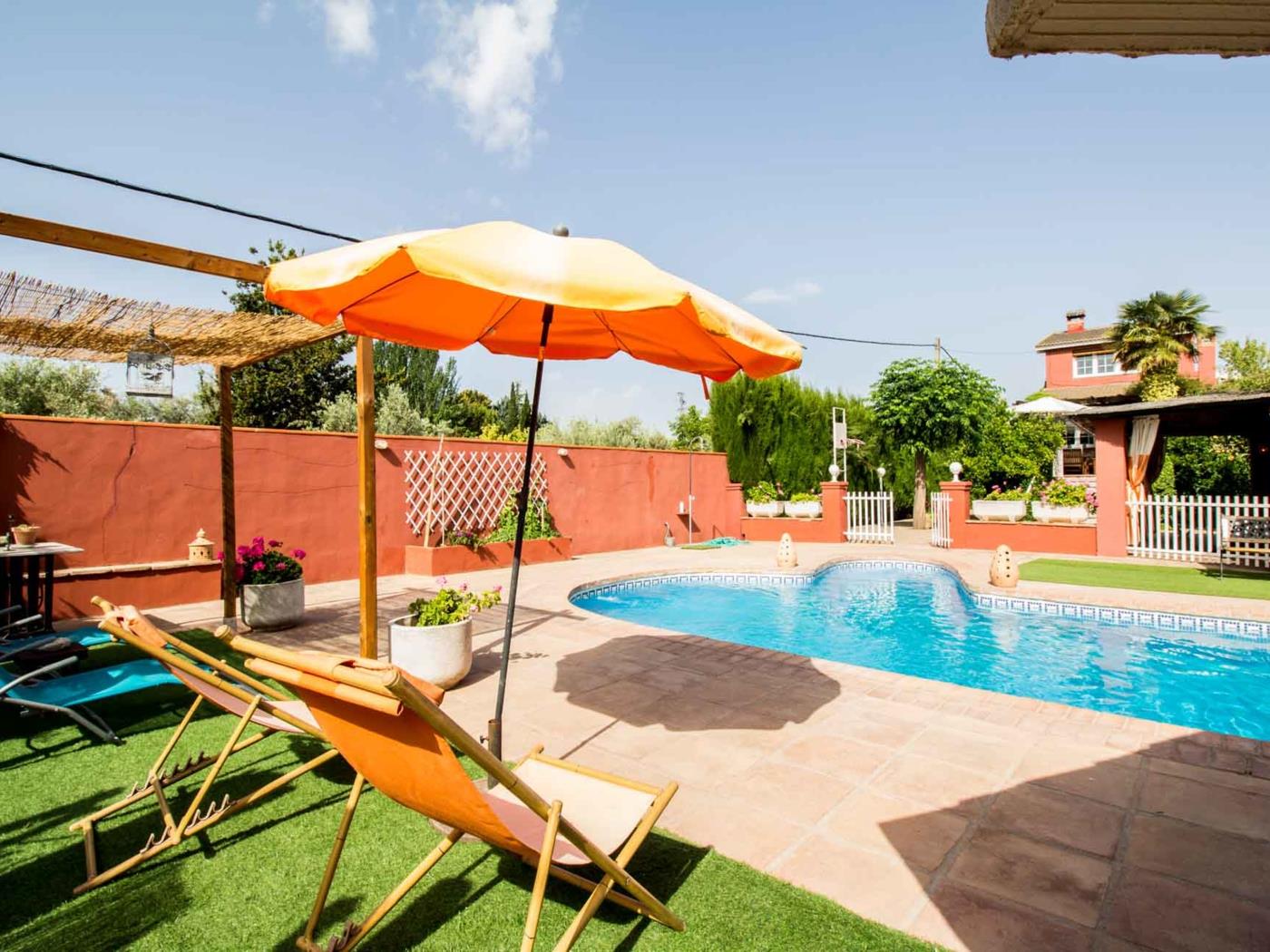 Fantastico duplex con piscina privada y jardín en Padul