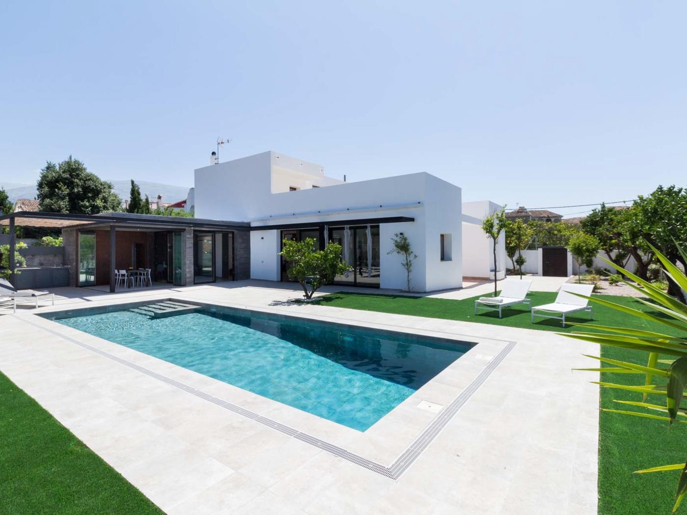 Exclusiva Villa con jardín y piscina en Melegís