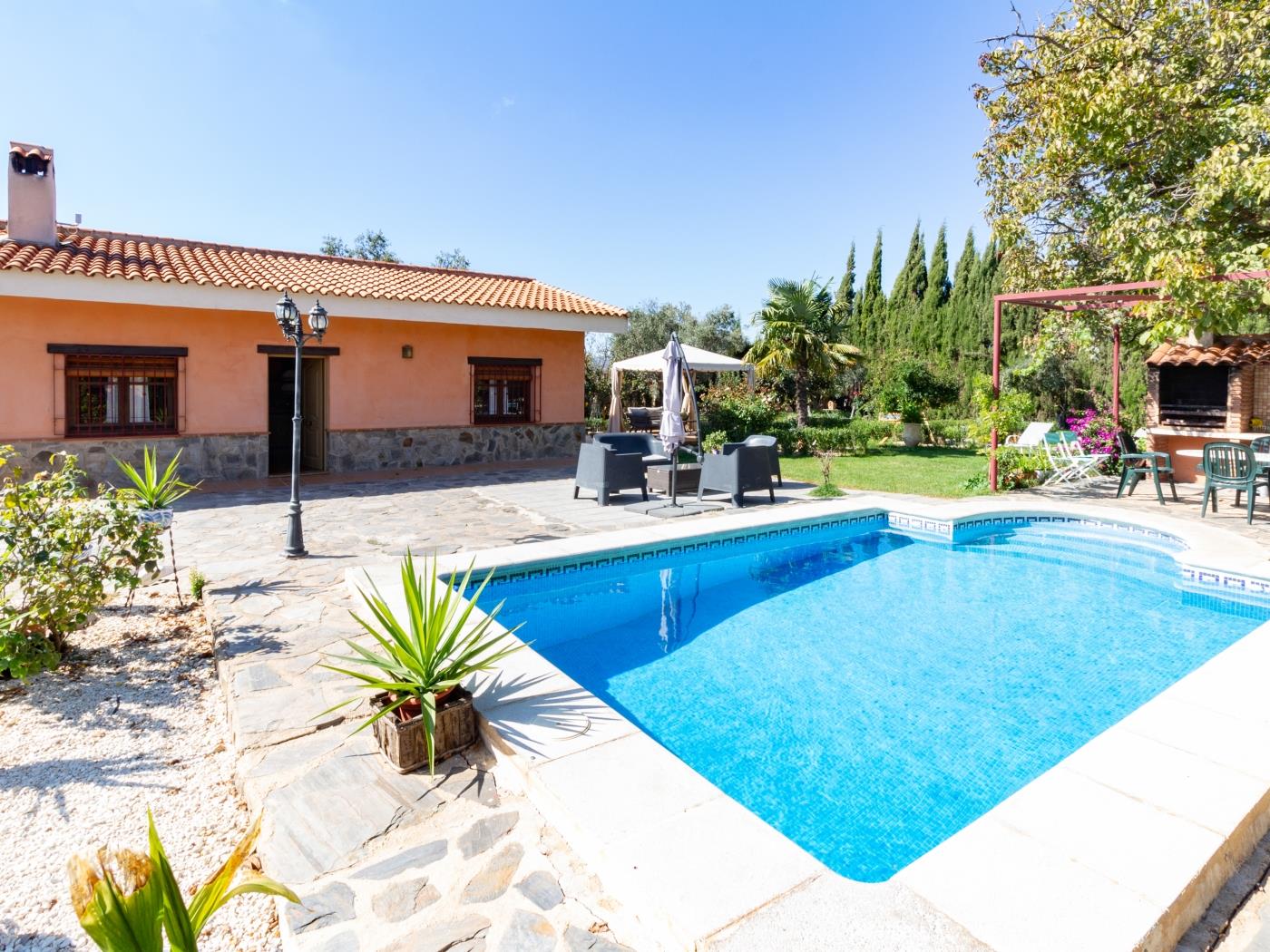 Andalusian rustic farmhouse with private pool in Nigüelas