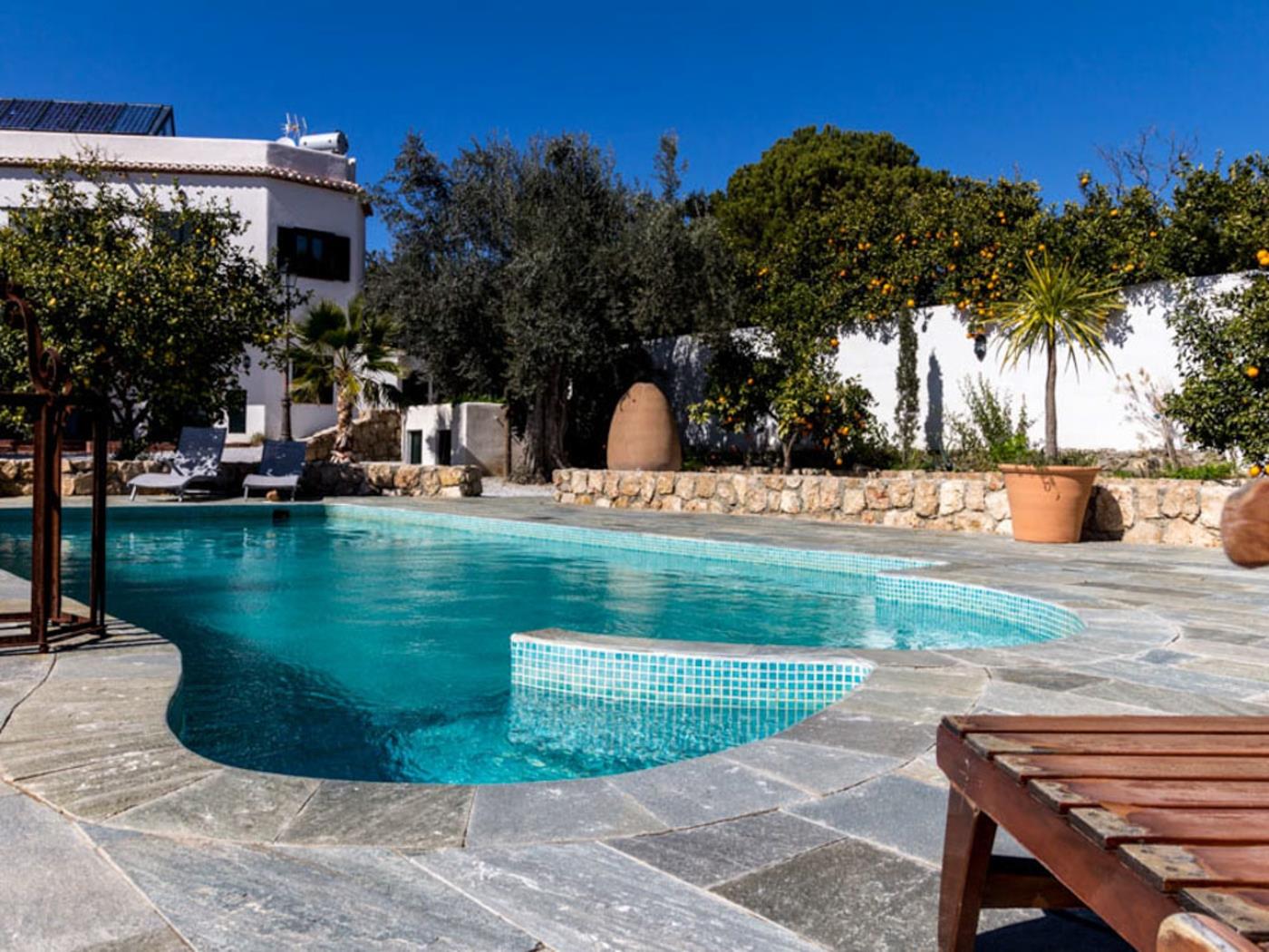 Belle maison avec piscine, jardin et vue à Melegís