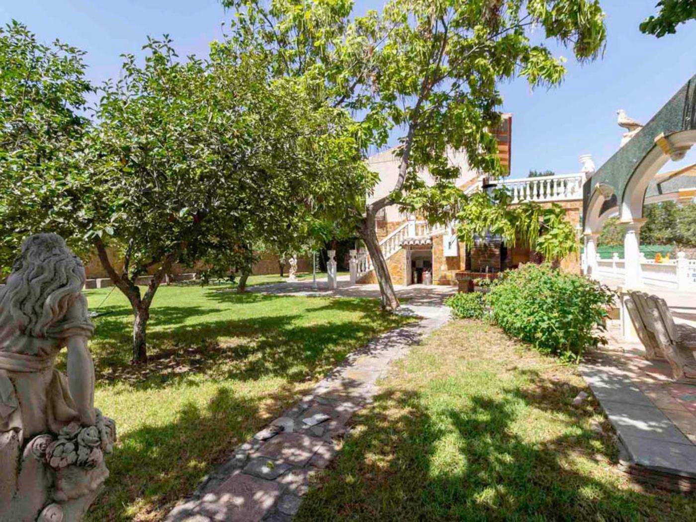 Farmhouse with large garden, large pool in Padul