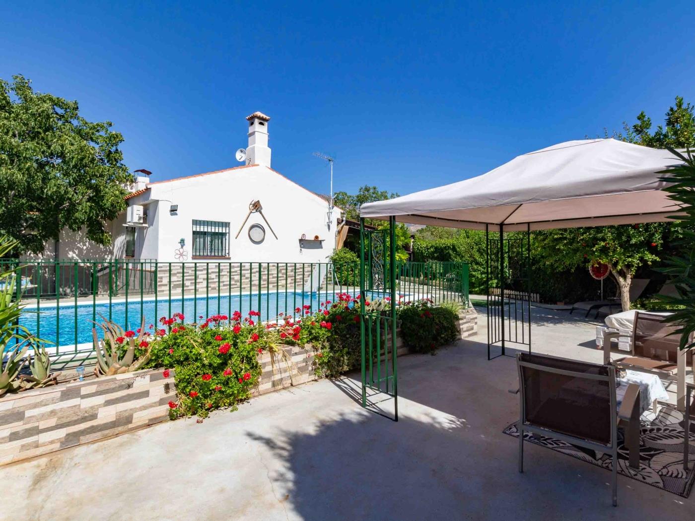 Farmhouse with garden, pool and barbecue in Dúrcal