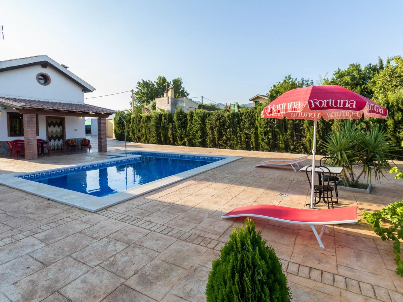 Ferme andalouse, avec piscine et grande terrasse avec barbecue à Dúrcal