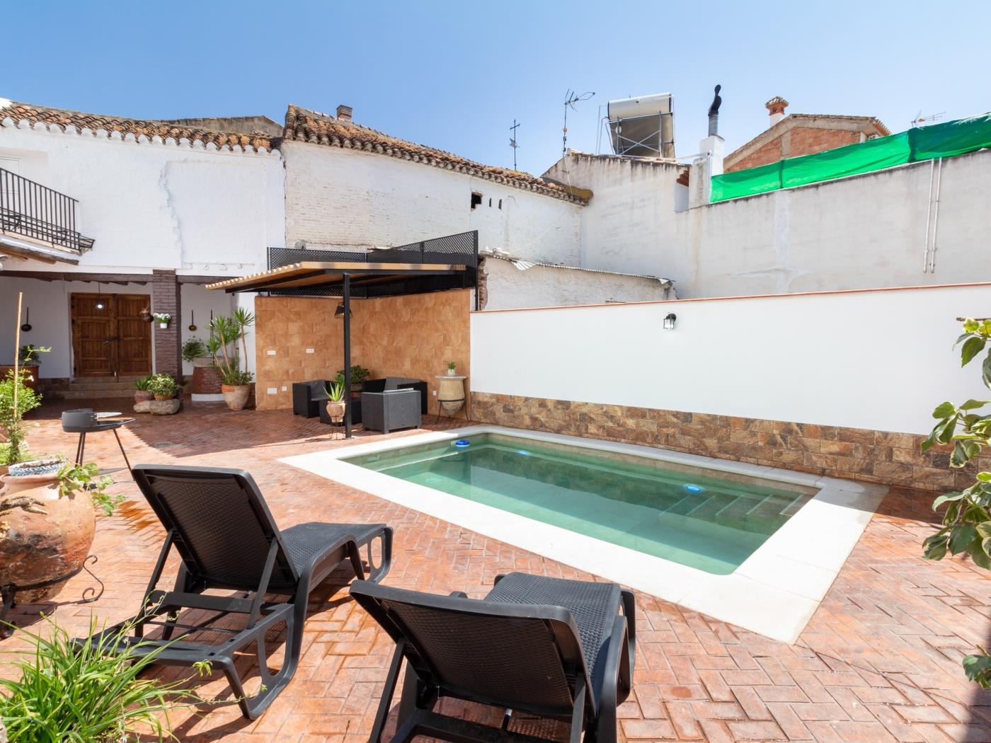 Family house with 4 bedrooms, pool and barbecue in Dúrcal