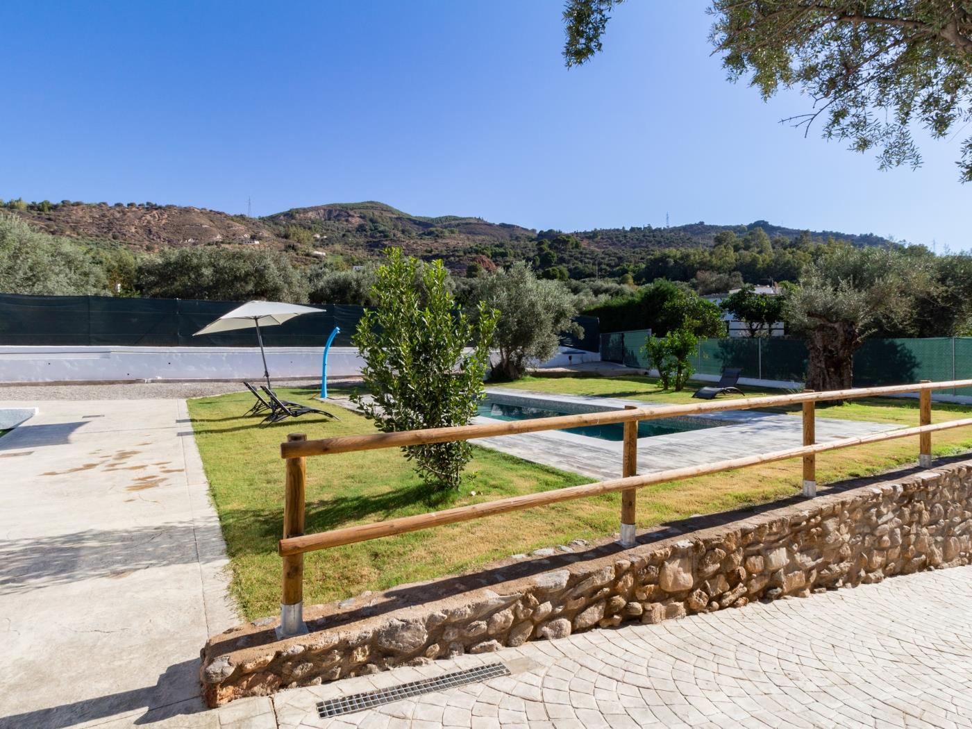 Charmant dans l'Alpujarra avec piscine privée, jardin et wifi à Órgiva