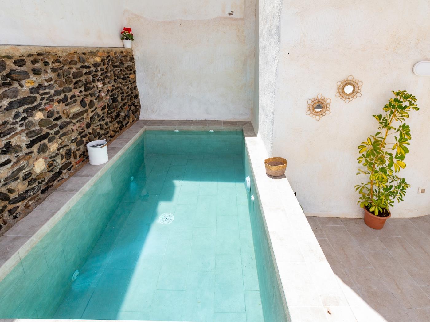 Fantástica casa con piscina y wifi en Nigüelas