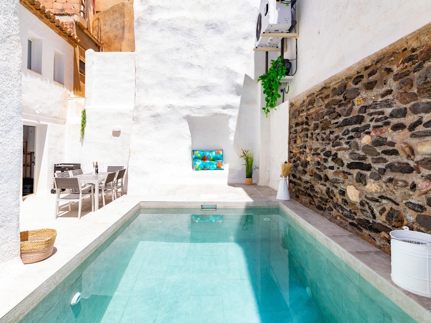 Fantástica casa con piscina y wifi en Nigüelas