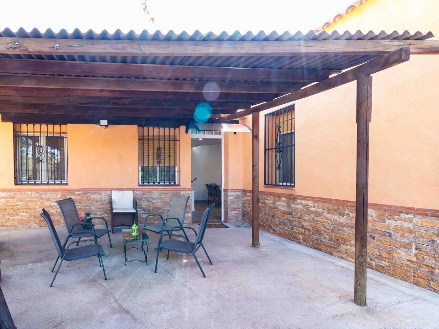 Cortijo avec piscine, barbecue et jardin à Nigüelas