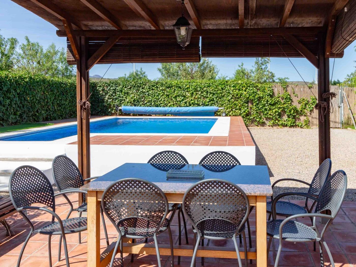 Cottage with pool, barbecue and garden in Nigüelas