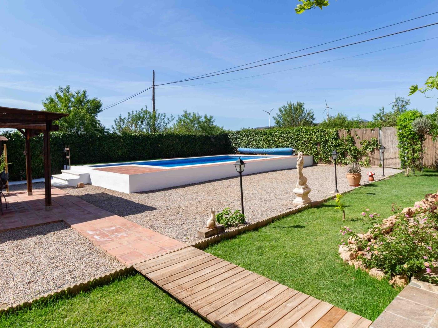 Cortijo con piscina, barbacoa y jardín en Nigüelas