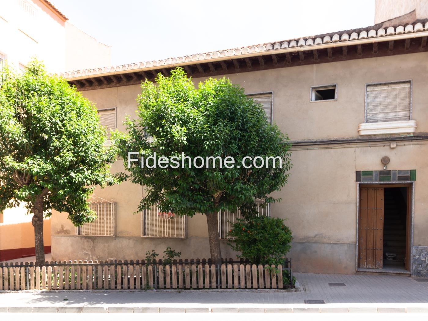 Large Village House with Spacious Garden in Dúrcal. in Dúrcal