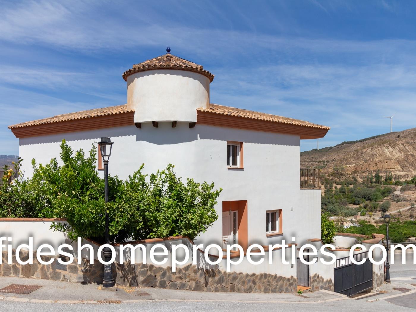 Vrijstaande villa met terras, tuin, zwembad en prachtig uitzicht in Lecrín. .en Talará