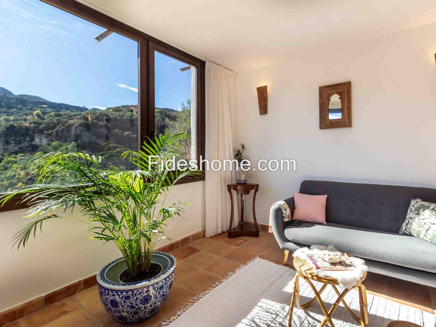 Casa con encanto, terraza y magnificas vistas en Albuñuelas. en Albuñuelas