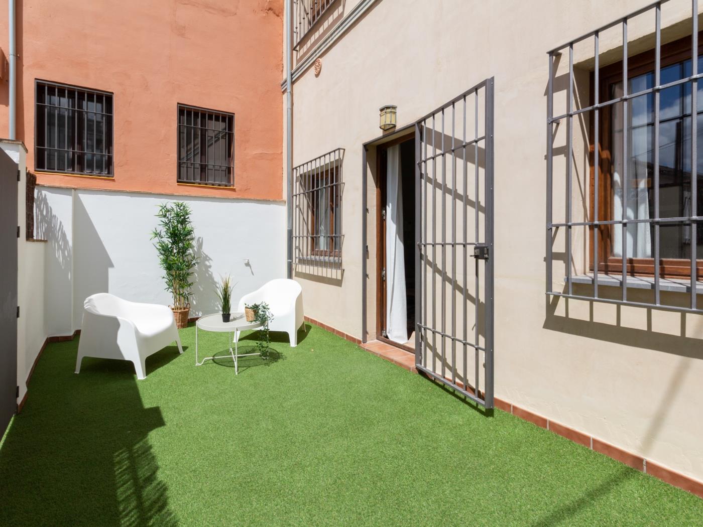 Apto Real Bajo Cartuja. Apartment mit privatem Patio und WLAN in Granada