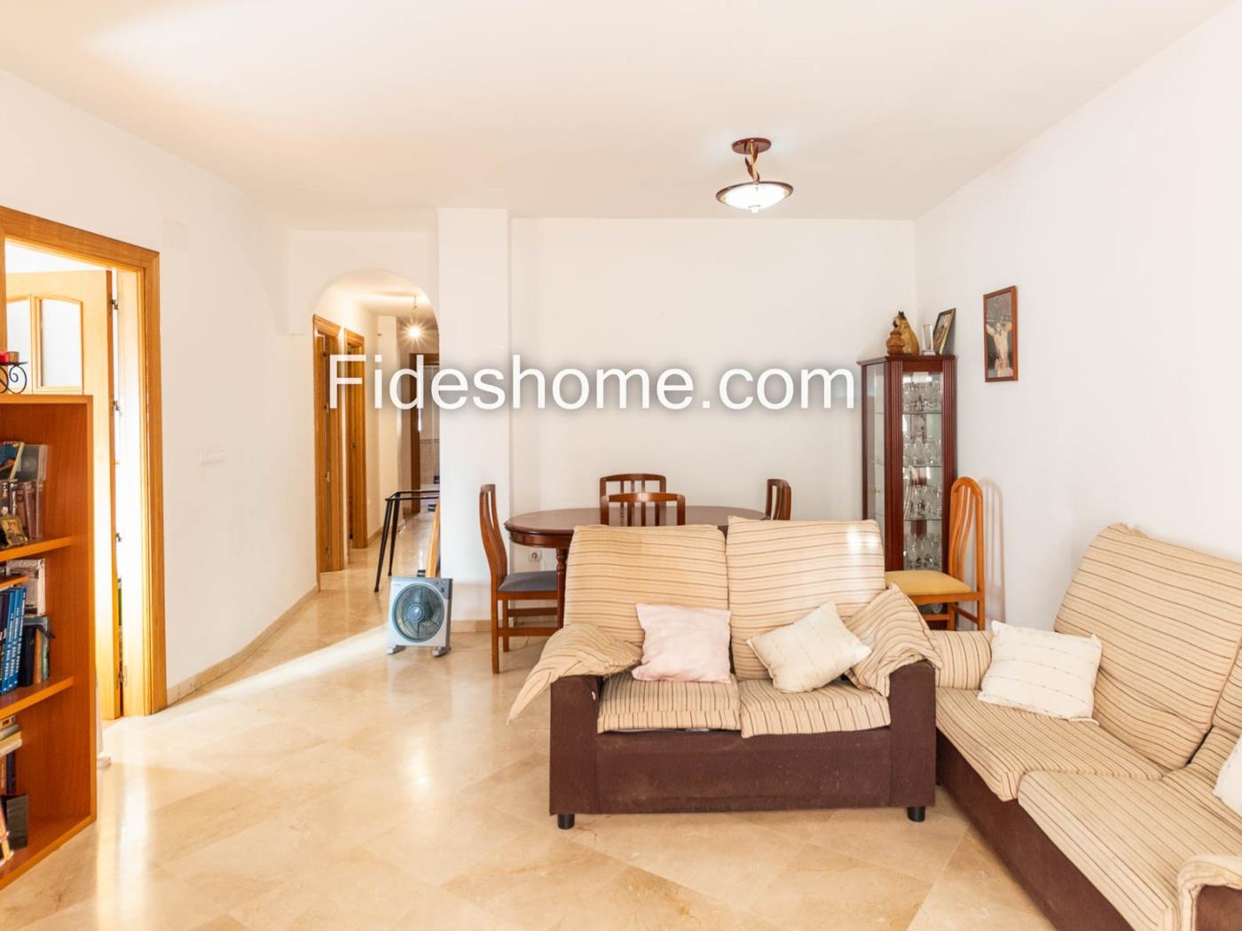 Magnificent 3-bedroom apartment with elevator, garage, storage room, and heating in Órgiva