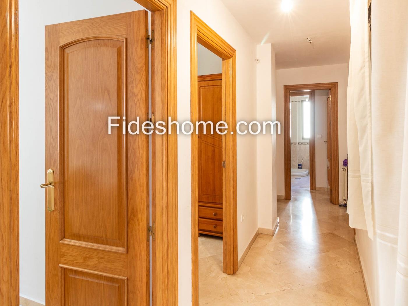 Magnificent 3-bedroom apartment with elevator, garage, storage room, and heating in Órgiva