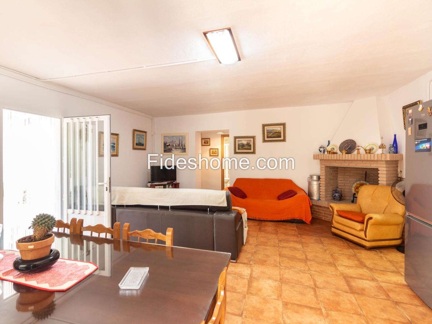 Beautiful country house with 4 bedrooms, pool, and olive grove in Dúrcal. in Dúrcal