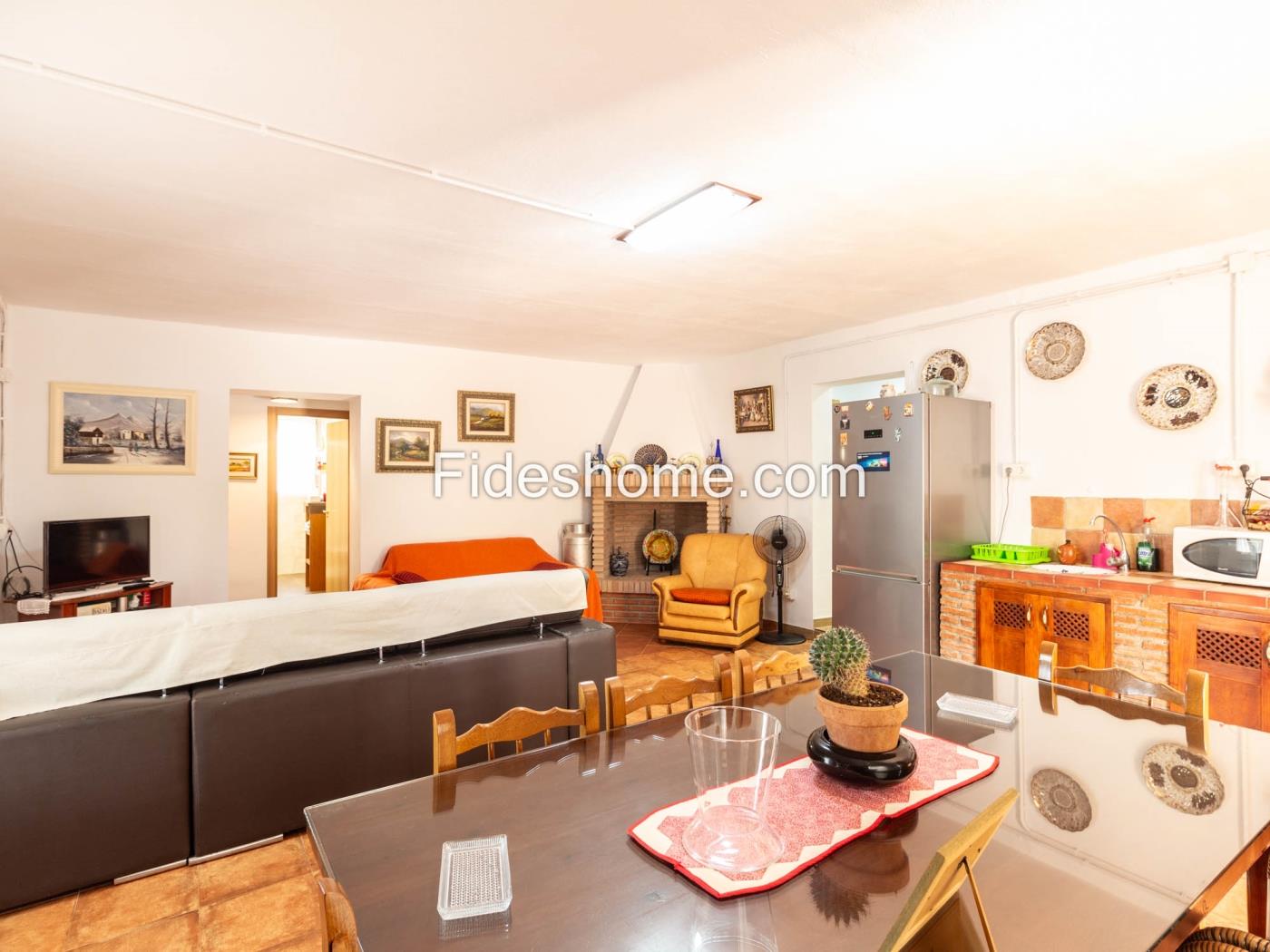 Beautiful country house with 4 bedrooms, pool, and olive grove in Dúrcal. in Dúrcal