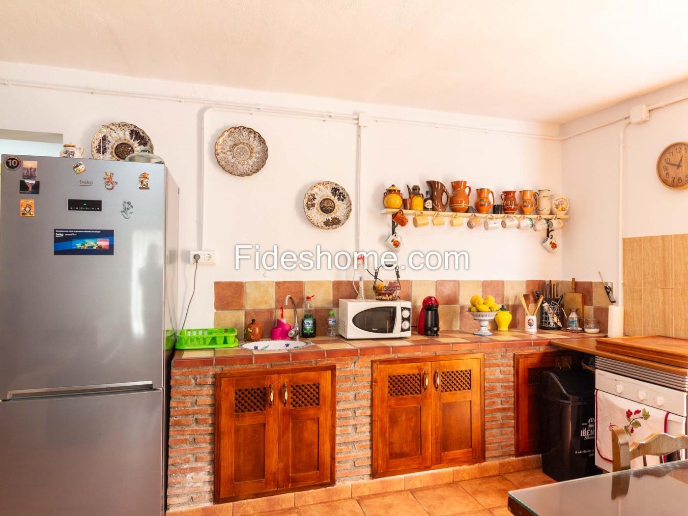 Beautiful country house with 4 bedrooms, pool, and olive grove in Dúrcal. in Dúrcal