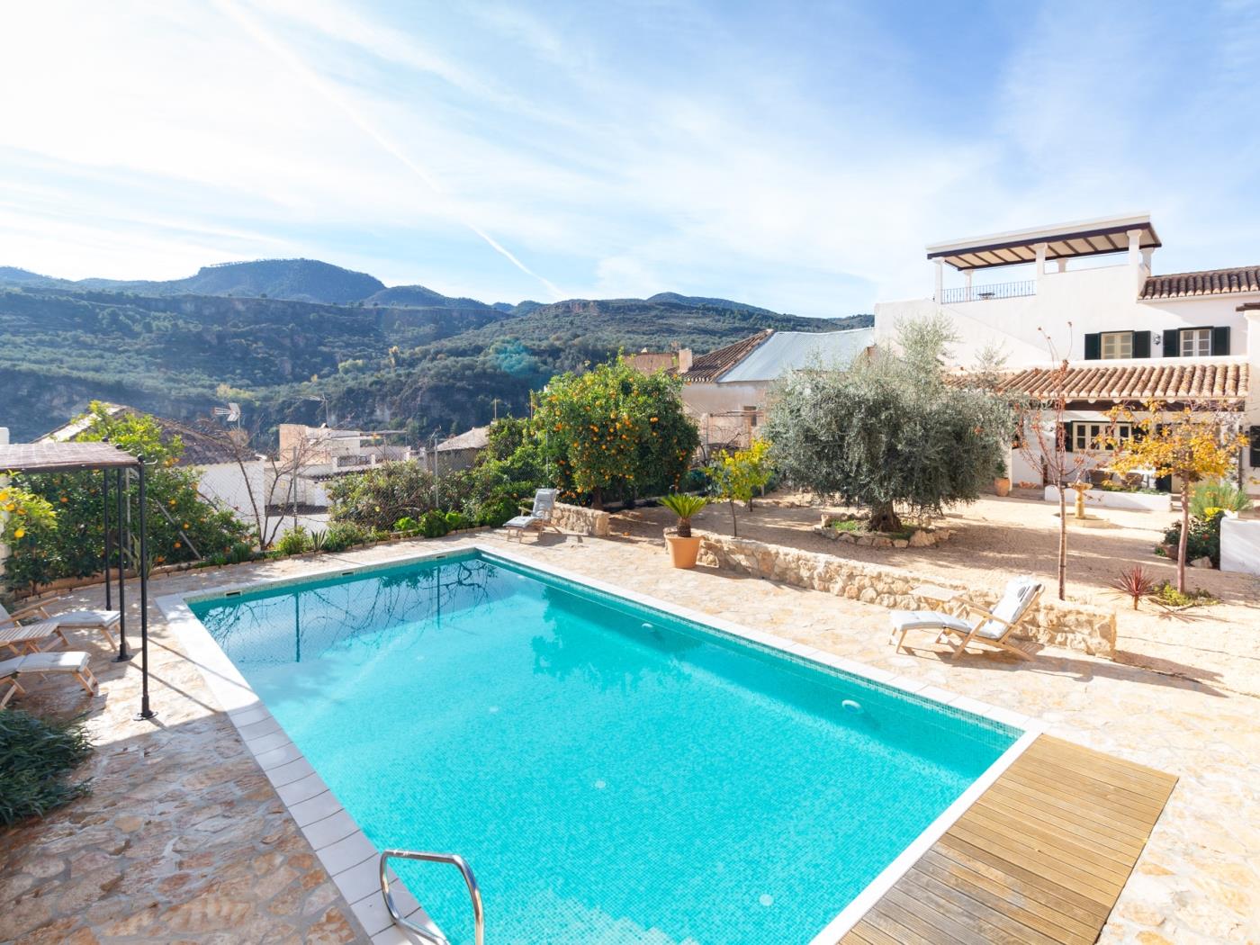 Luxuriöses Haus mit Pool, Aussicht und Parkplatz in Albuñuelas