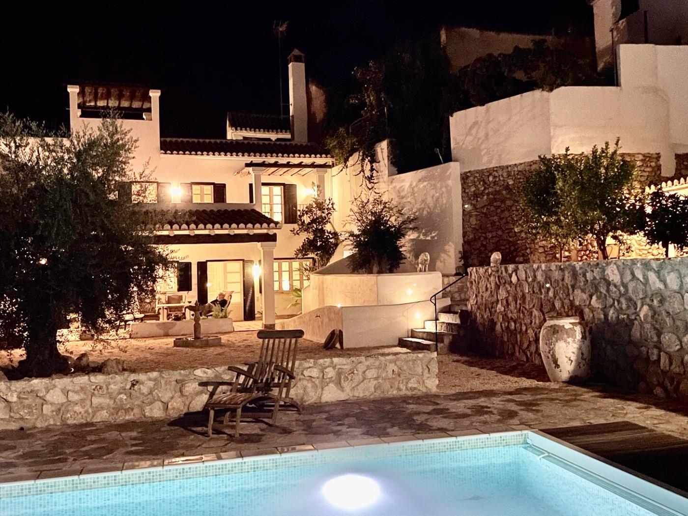 Luxuriöses Haus mit Pool, Aussicht und Parkplatz in Albuñuelas