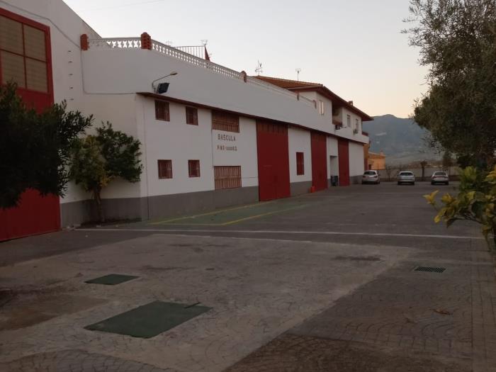 Industrial warehouse and residence of 2787 m2 in Dúrcal. in Dúrcal