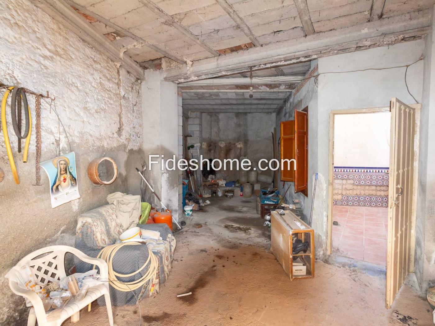 Townhouse with garage and storage room in Dúrcal in Dúrcal