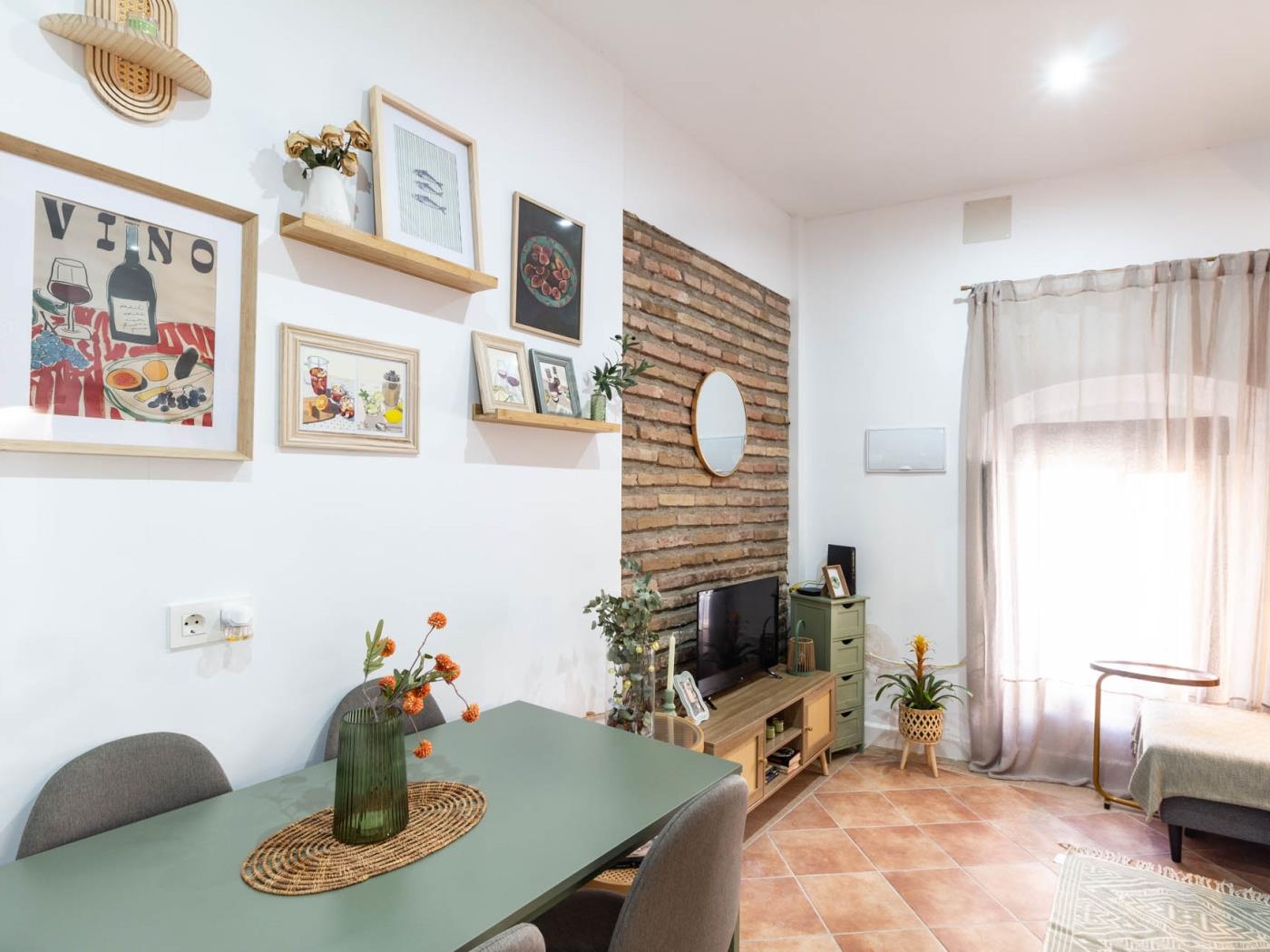 Dorpshuis met twee slaapkamers en een badkamer .en Béznar