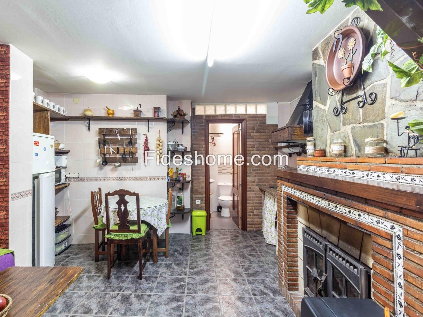Dorfhaus mit 3 Schlafzimmern, unabhängigem Studio und Terrasse in Nigüelas