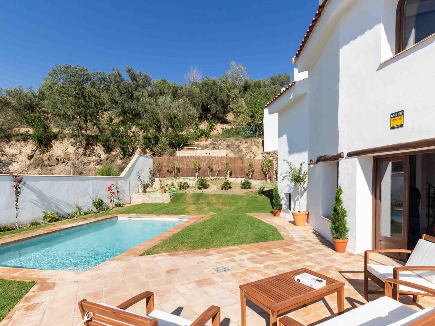 Magnifique maison rustique avec piscine, jardin et vue à Acequias