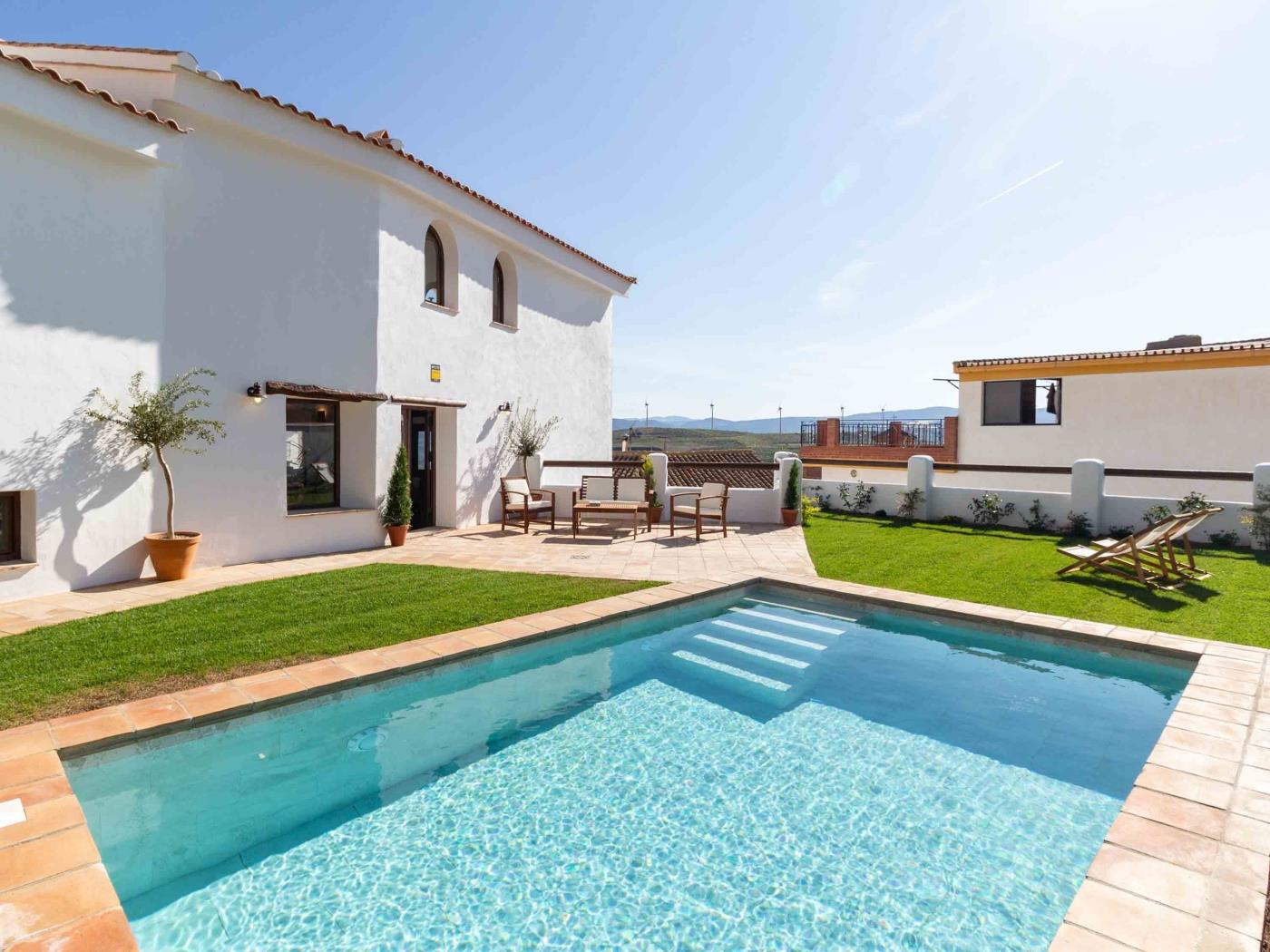 Magnifique maison rustique avec piscine, jardin et vue à Acequias