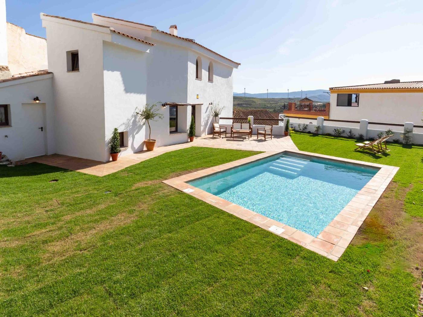 Magnifique maison rustique avec piscine, jardin et vue à Acequias