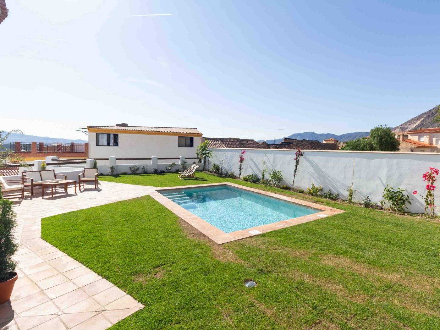 Magnifique maison rustique avec piscine, jardin et vue à Acequias