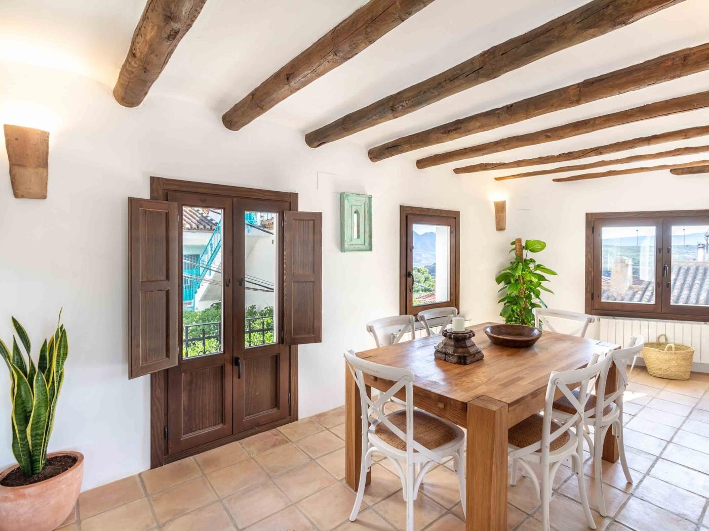 Magnifique maison rustique avec piscine, jardin et vue à Acequias