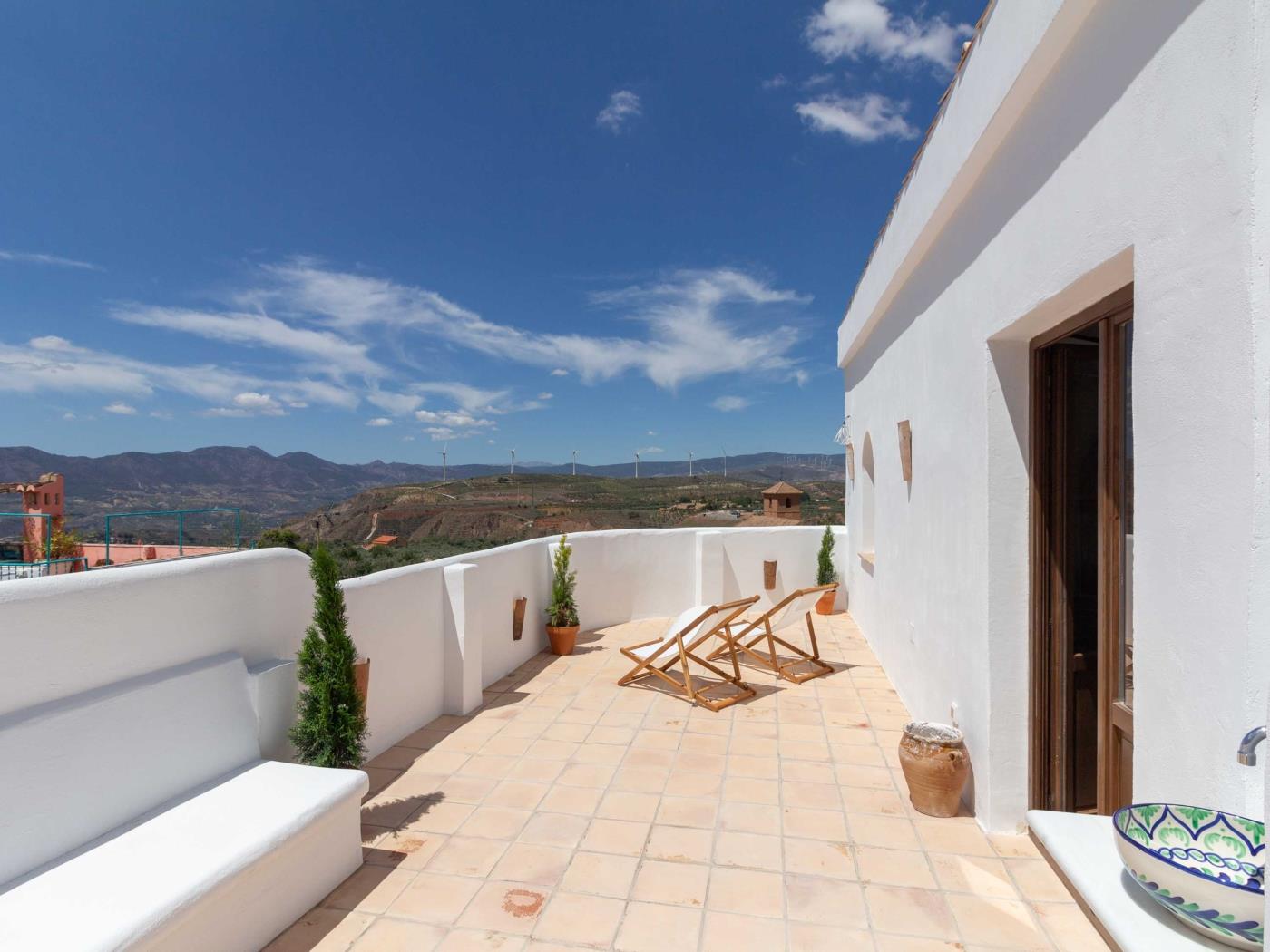 Magnifique maison rustique avec piscine, jardin et vue à Acequias