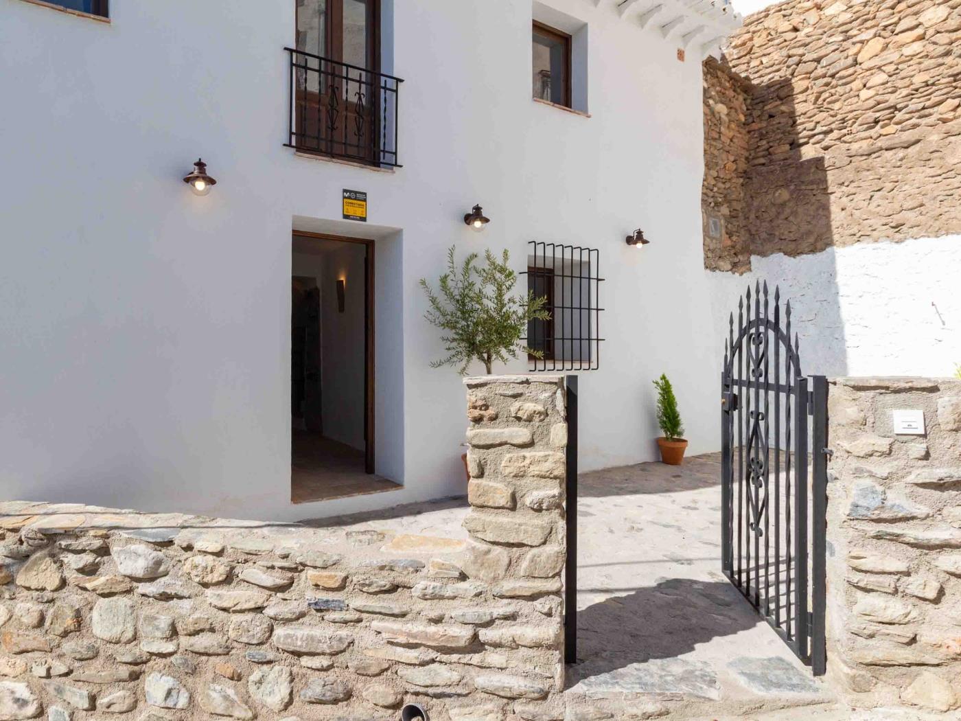 Magnifique maison rustique avec piscine, jardin et vue à Acequias