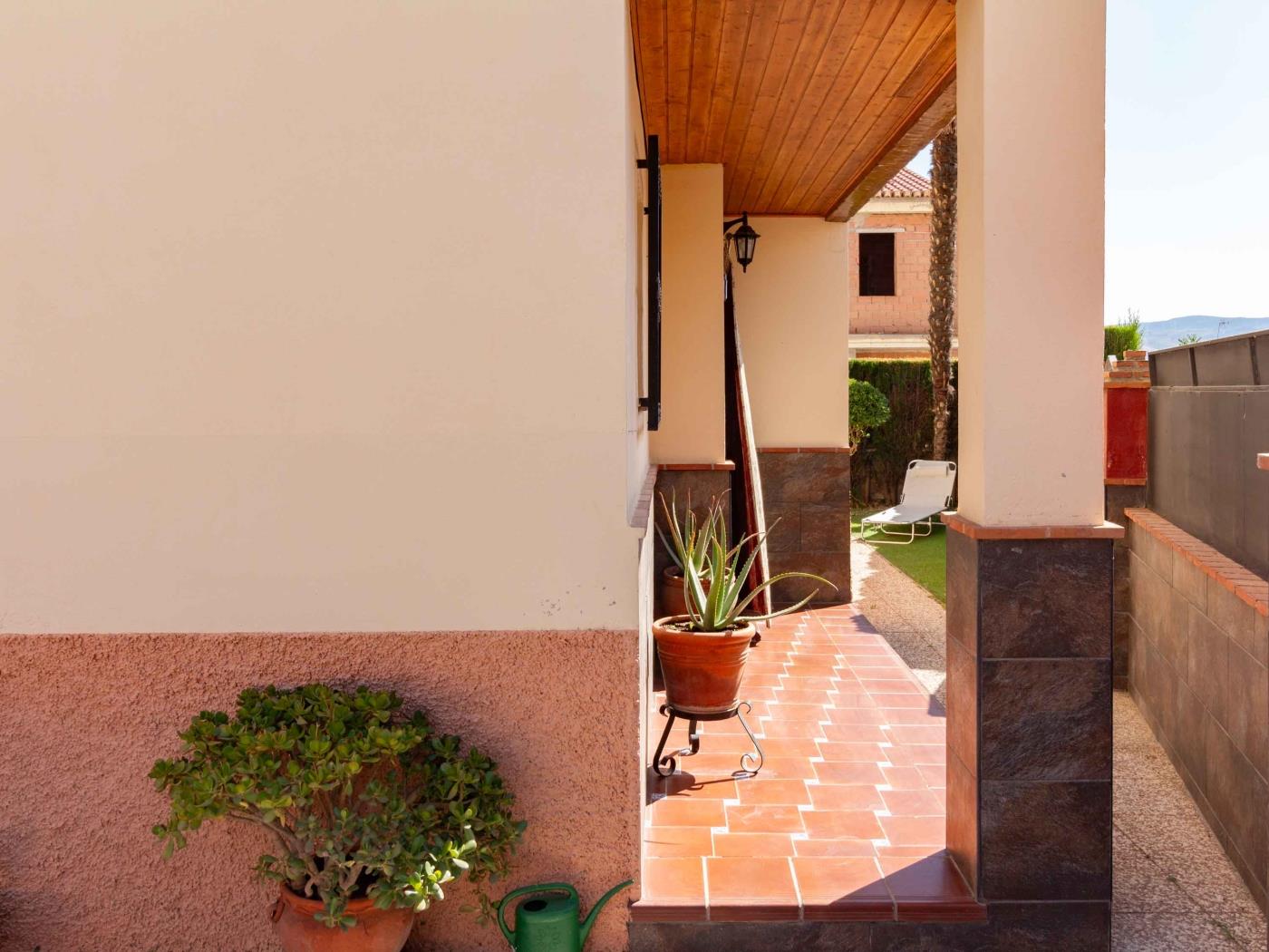 Casa con barbacoa y piscina en Dúrcal