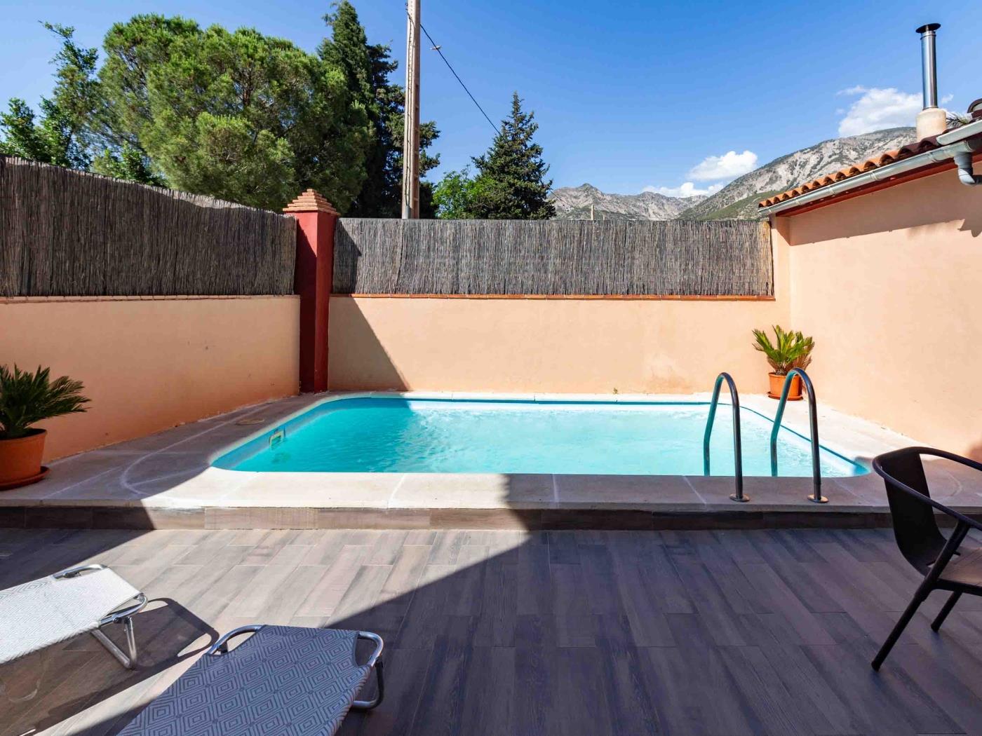 Casa con barbacoa y piscina en Dúrcal