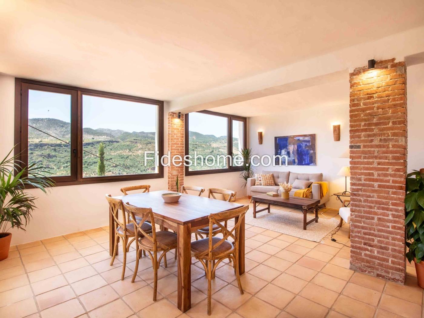 Charming house with a terrace and magnificent view in Albuñuelas