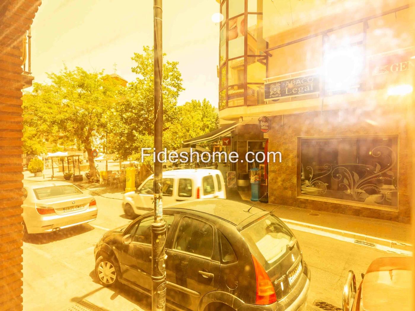 Magnífico local en la plaza principal de Dúrcal en Dúrcal