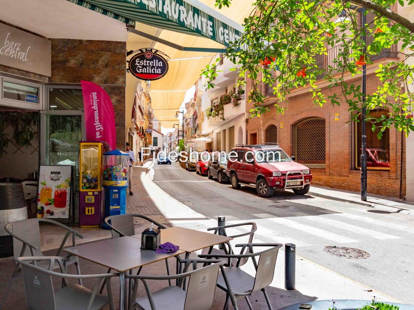 Magnífico local en la plaza principal de Dúrcal en Dúrcal