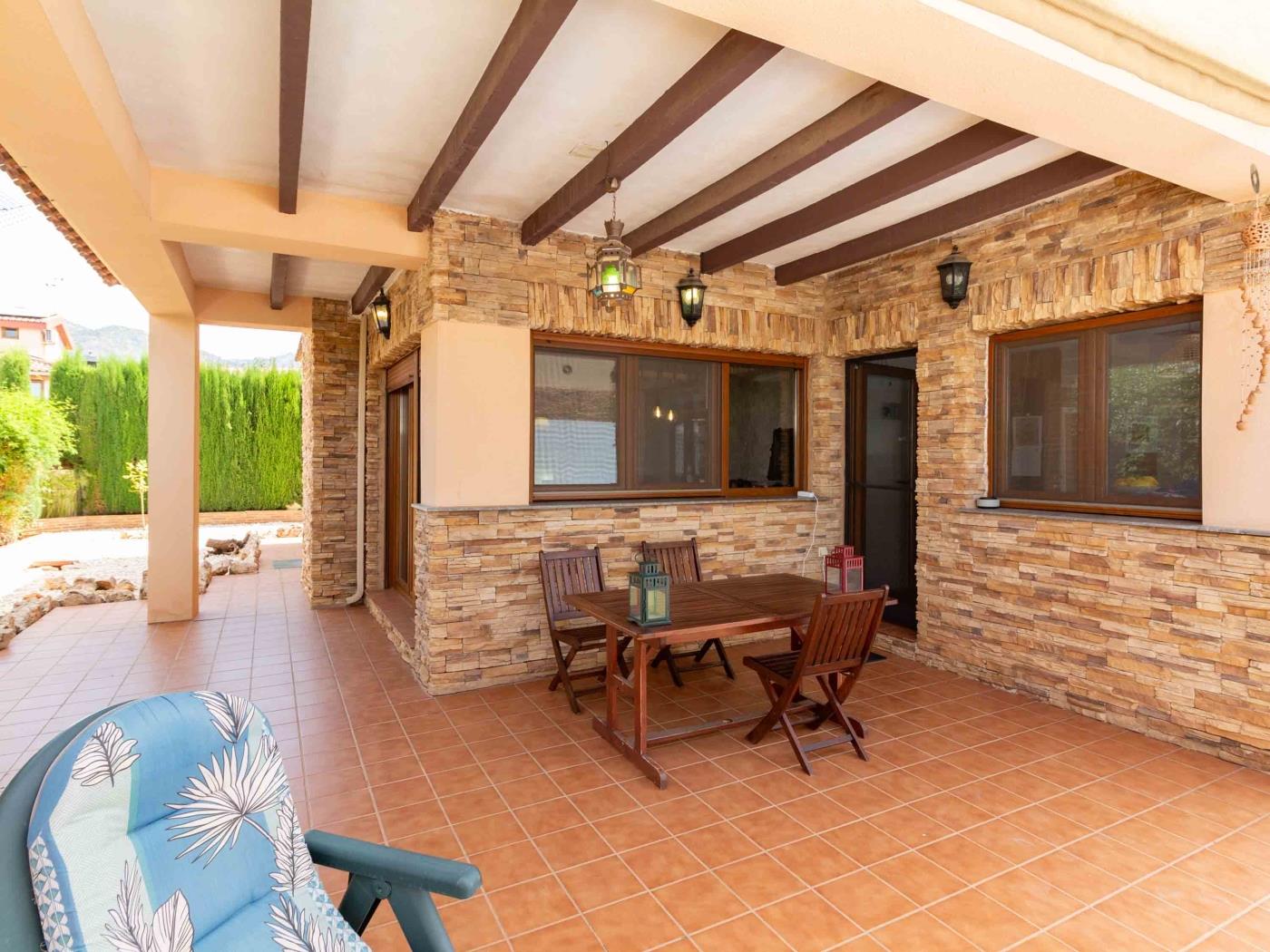 Charming house with pool and barbecue area in Dúrcal