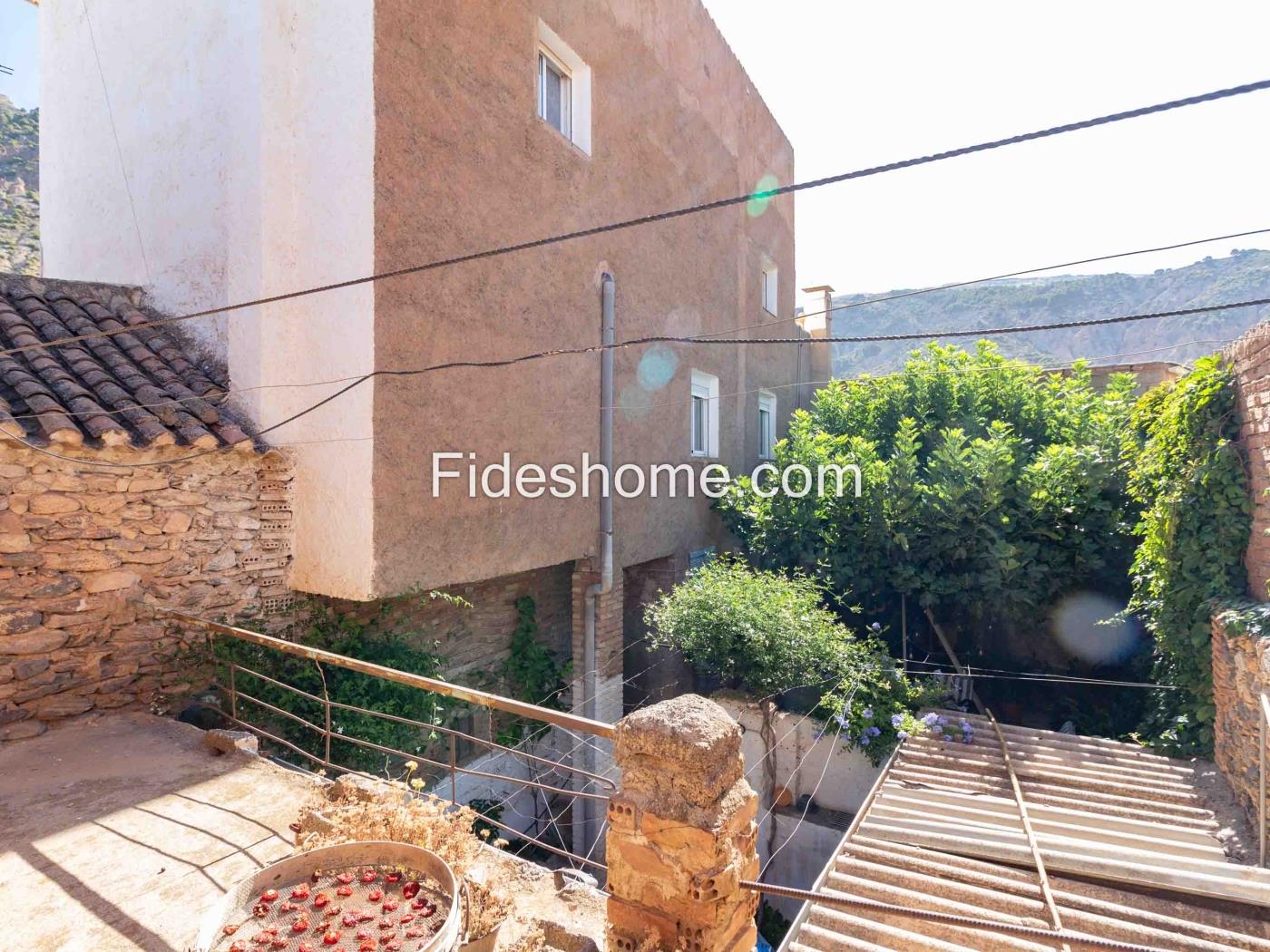 Two Village Houses with Courtyard in Nigüelas in Nigüelas